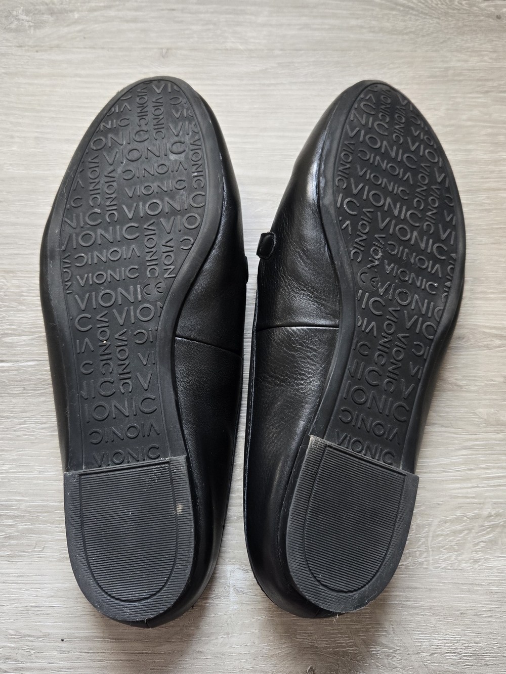 Vionic Women’s Adeline Black Leather Slip-On Loafers SZ 10 - Picture 4 of 6